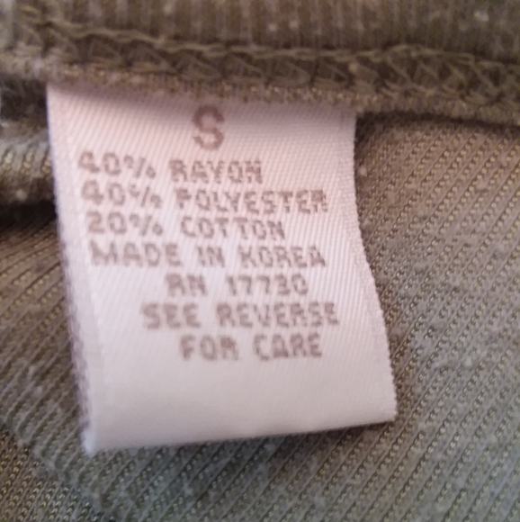 S370. Cherokee. Green pullover tank top. Small - Picture 4 of 5
